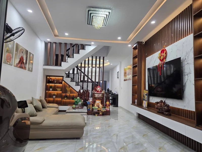 Bán nhà mới 100m², 4PN, 3WC, 8 tỷ, Nha Trang gần biển
