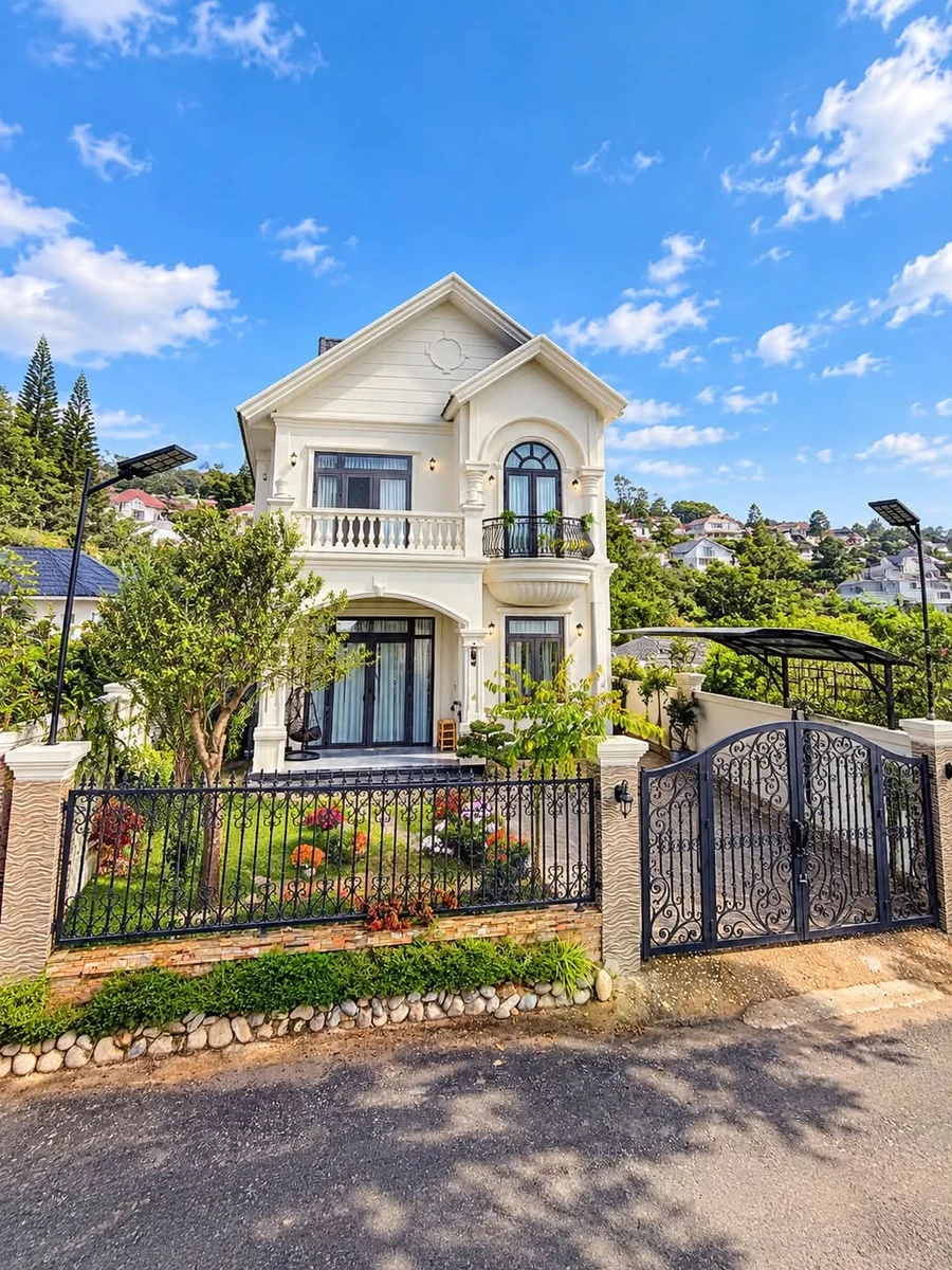 Villa sân vườn 200m² tại Ngô Tất Tố, Đà Lạt, giá 12 tỷ - Ảnh 1