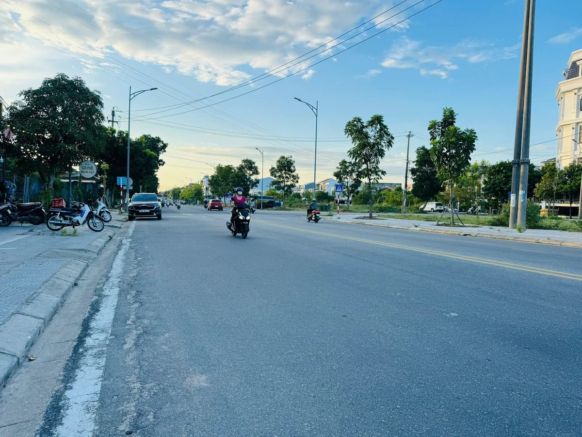 Bán đất mặt tiền Đồng Khởi 100m² view công viên 6.95 tỷ - Ảnh thu nhỏ 3