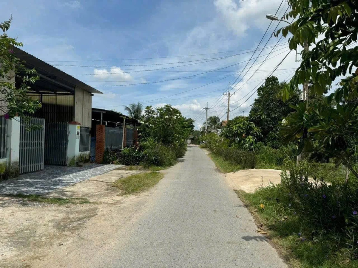 Bán lô đất 6x40m (240m²) thổ cư xã Trung Lập Thượng, giá 2 tỷ 50 - Ảnh 1