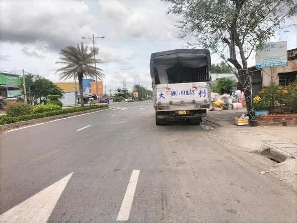 Bán đất mặt tiền Nguyễn Tất Thành 112,5m² Cà Mau - Ảnh 1