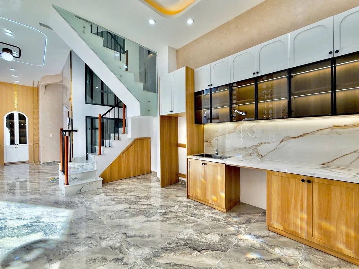 Bán nhà mặt tiền Gò Vấp, 6PN, 80m², 11.3 tỷ - Ảnh thu nhỏ 2