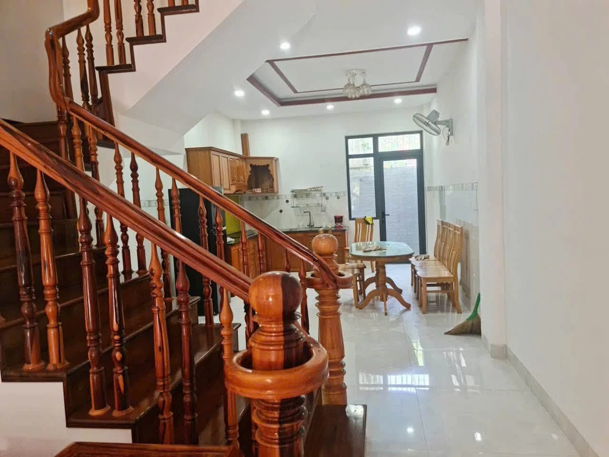 Nhà 3 tầng 60m² đối diện công viên Nha Trang 7,2 tỷ - Ảnh thu nhỏ 3