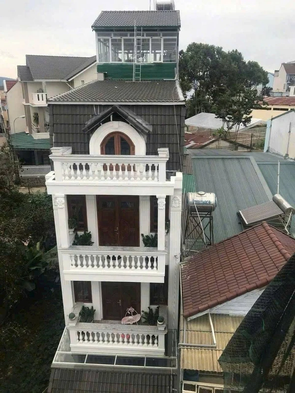 Bán nhà phố 2 mặt tiền 113m² Đà Lạt, 12 tỷ