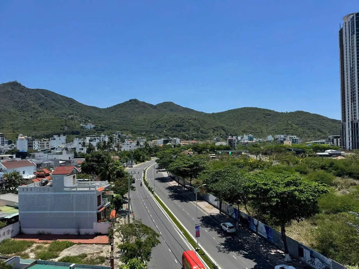 Bán tòa nhà 6 tầng mặt tiền Phạm Văn Đồng, Nha Trang, 249m² - Ảnh thu nhỏ 2