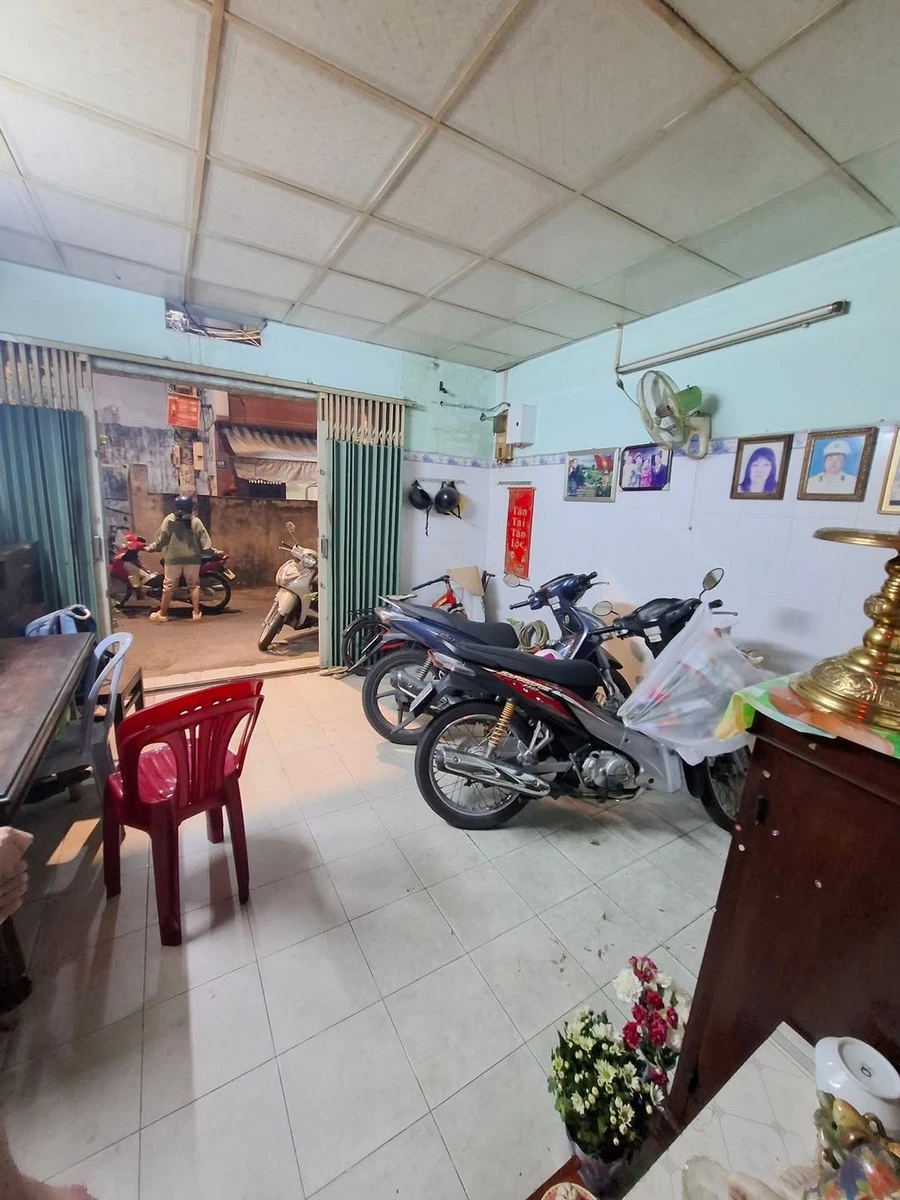 Bán nhà 2 tầng 112,9m² gần MT Phạm Văn Chí, Quận 6 - Ảnh 1