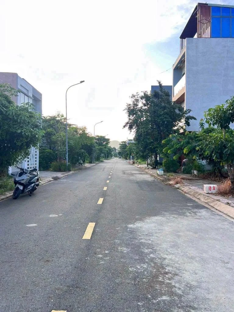 Bán nhà mặt tiền 3 phòng ngủ 78m2 Bà Rịa, 3 tỷ 6 - Ảnh thu nhỏ 2