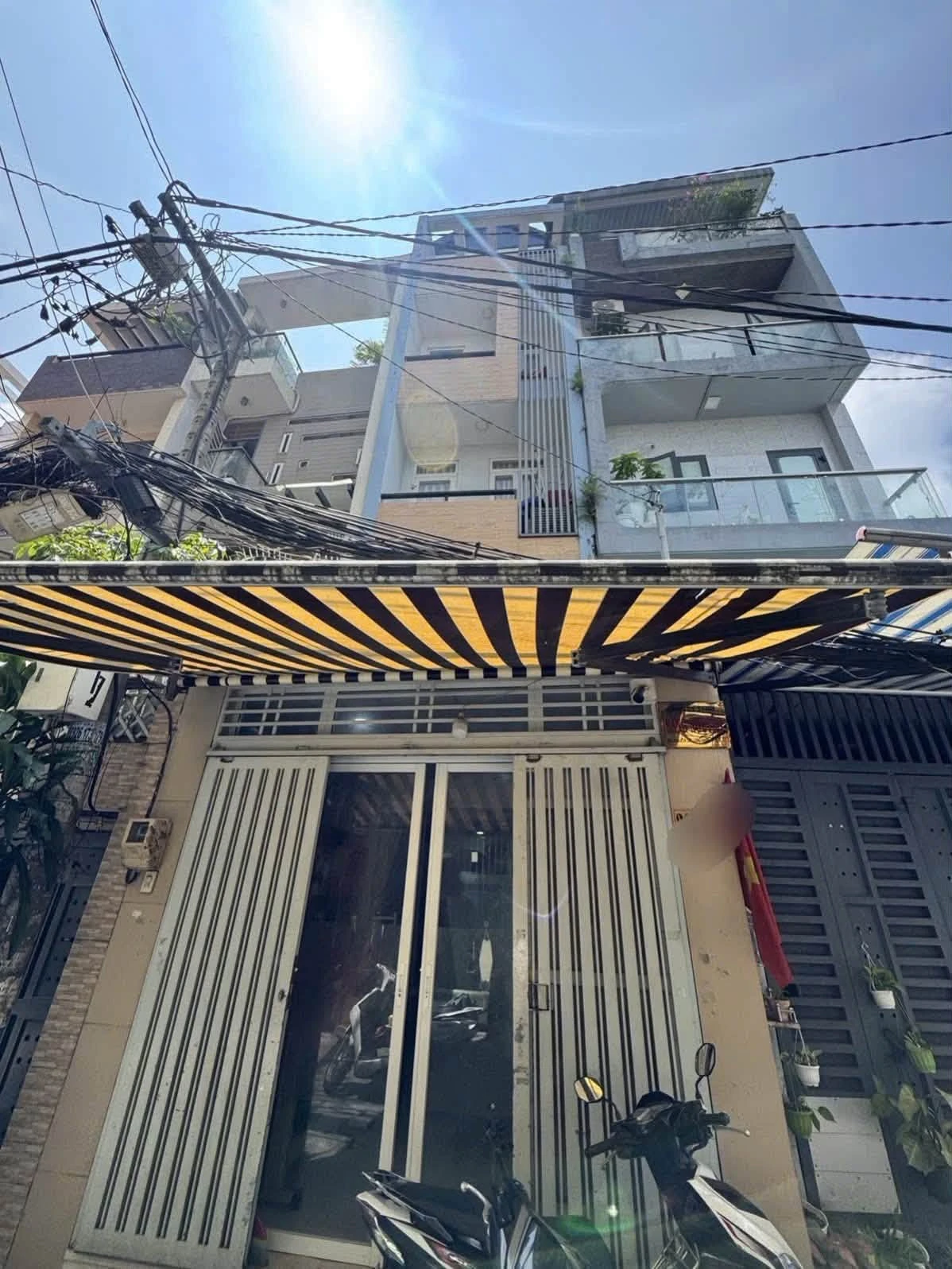 Bán nhà hẻm xe hơi Lạc Long Quân Quận 11, 3,6x11m, 5 tầng, 4PN 5WC, giá 5,8 tỷ - Ảnh 1
