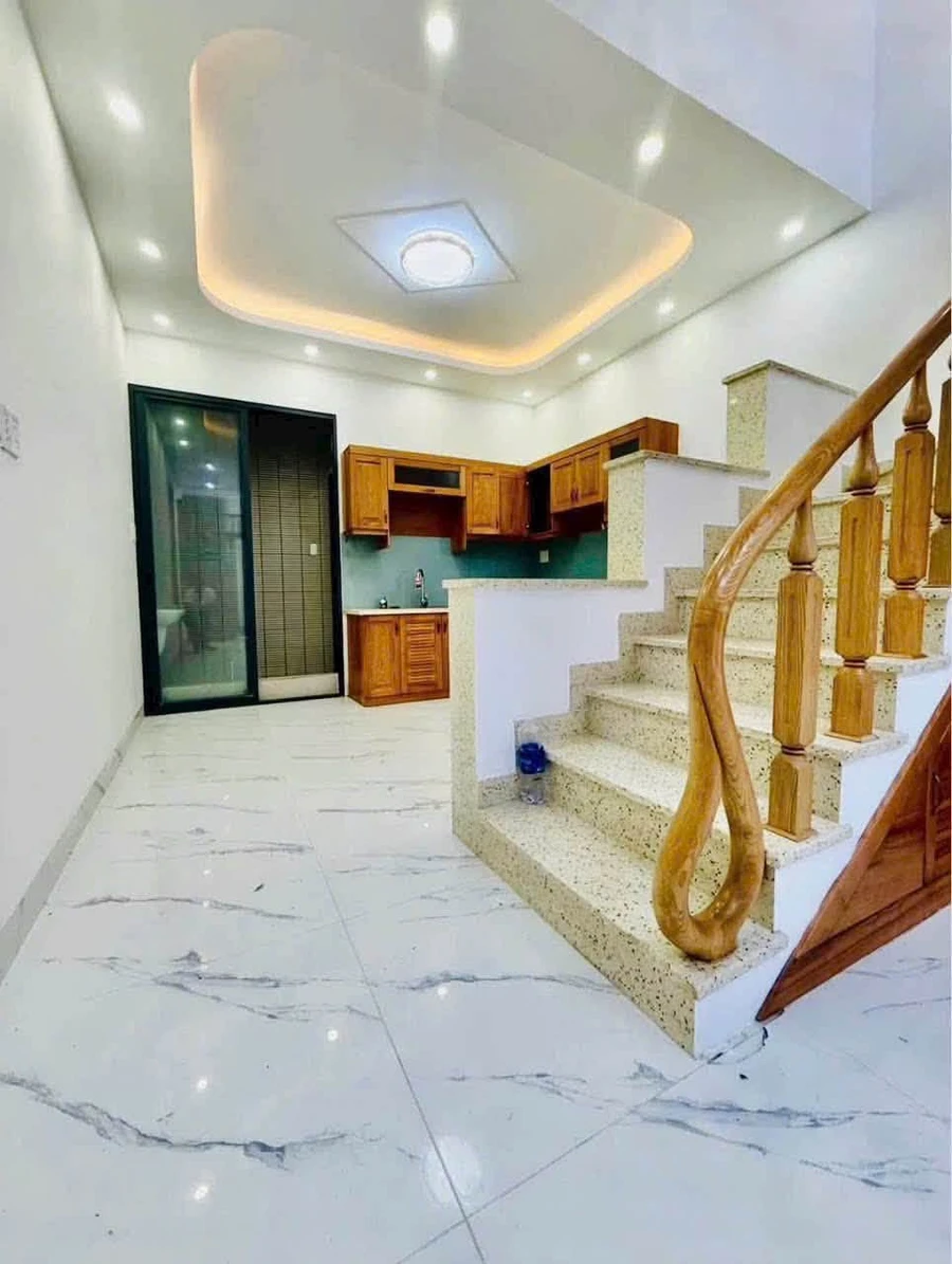 Bán nhà 1 trệt 3 lầu 40m2 hẻm đường Nguyễn Bỉnh Khiêm, Vũng Tàu giá 5,7 tỷ - Ảnh thu nhỏ 4