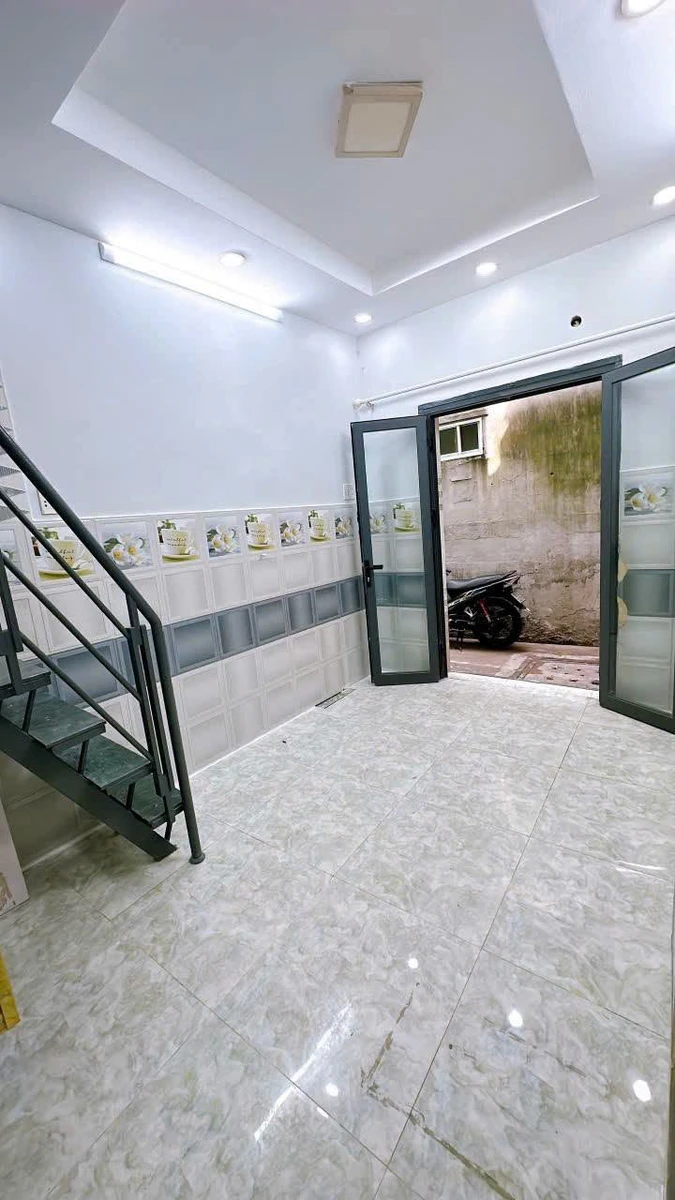 Nhà bán Quận 4, 2 phòng, 12.7m², 2 tỷ 50 triệu - Ảnh thu nhỏ 2