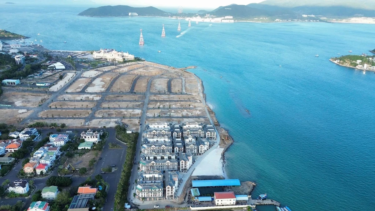 Bán nhà phố Vinhomes Pearl Bay 63m² giá 17,2 tỷ Nha Trang - Ảnh 1