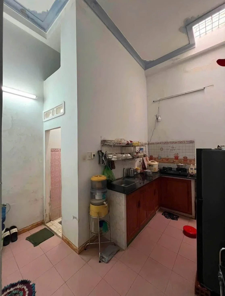 Nhà 2 tầng mặt tiền 46m2 gần chợ Hoa Lư, Quy Nhơn, 2.8 tỷ - Ảnh thu nhỏ 2