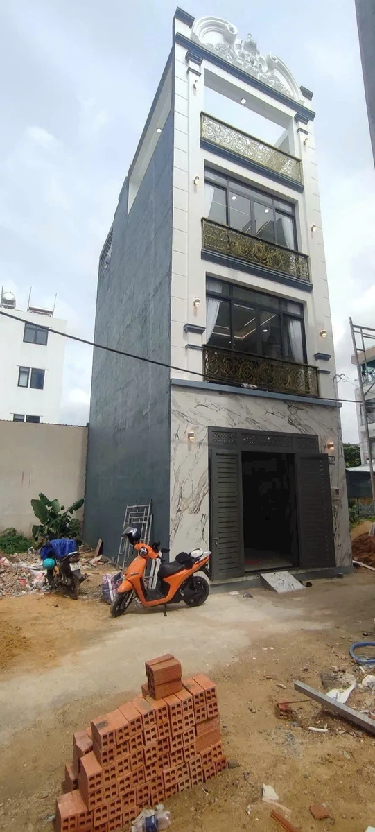 Bán nhà hẻm xe hơi Bình Tân 5x12m 4 tầng sổ hồng 5 tỷ - Ảnh 1
