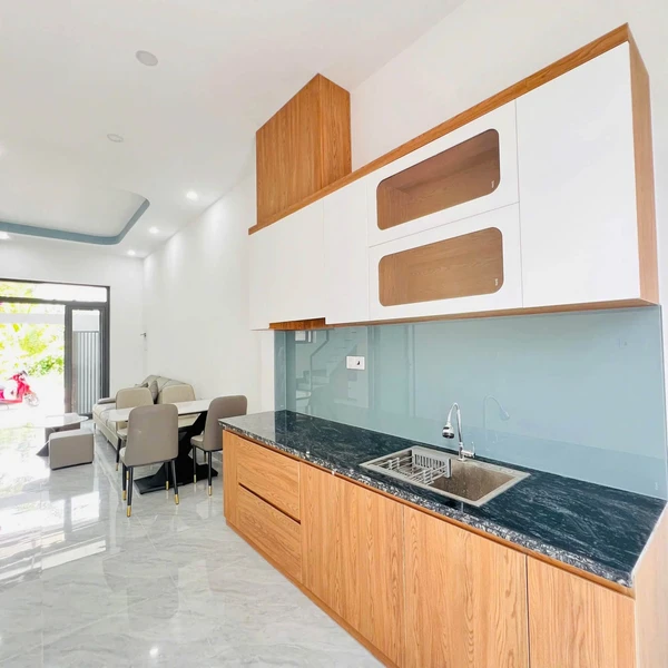 Bán nhà 3 phòng ngủ 72m² giá 2.4 tỷ Khánh Hòa