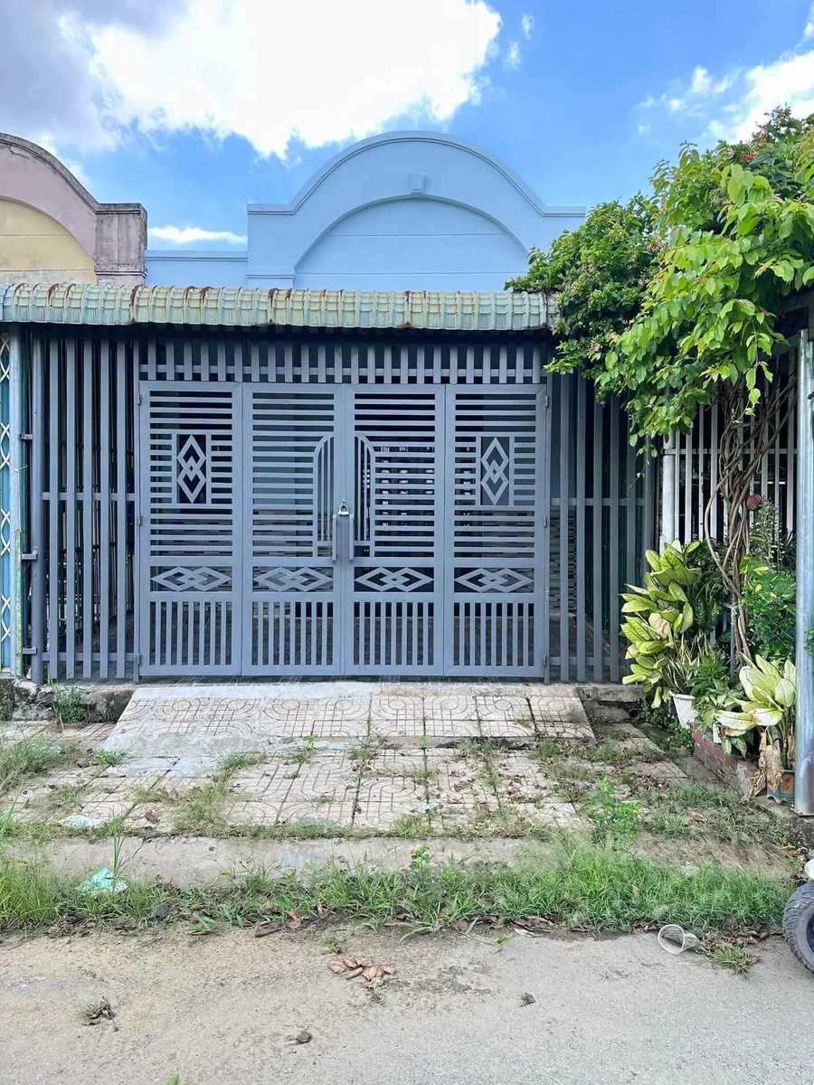 Bán nhà cấp 4 Khu đô thị Long Hưng 100m² - 2,6 tỷ - Ảnh 1