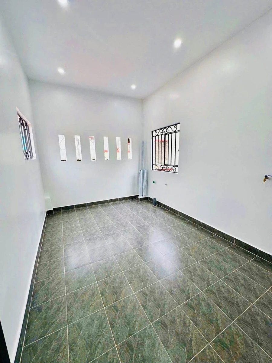Bán nhà 42m2 3 tầng Tô Hiệu Hoàng Quý Quận 7 giá 2 tỷ - Ảnh thu nhỏ 3