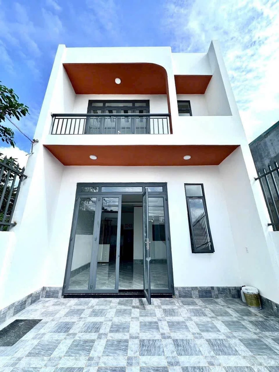 Nhà lầu 5,5x17m Trảng Dài, Bình Dương, sổ hồng riêng - Ảnh 1