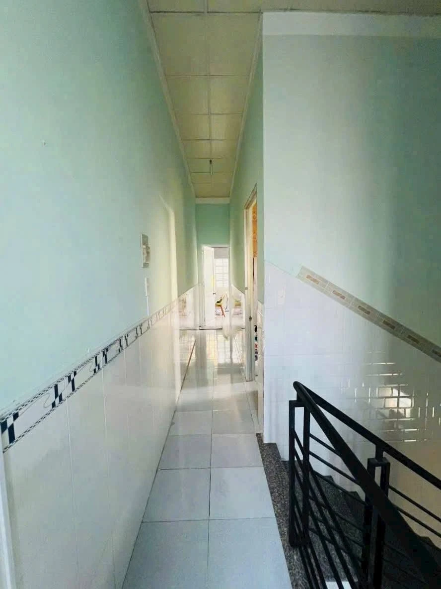 Bán nhà 1 trệt 1 lầu 60m², 3 phòng ngủ, trung tâm Bà Rịa - Ảnh thu nhỏ 4