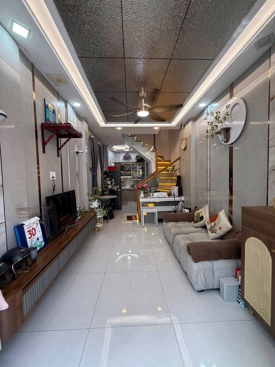 Bán nhà hẻm Lê Đại Hành, Phường 7, Quận 11, 2PN, 27,4m², giá 5,3 tỷ - Ảnh 1