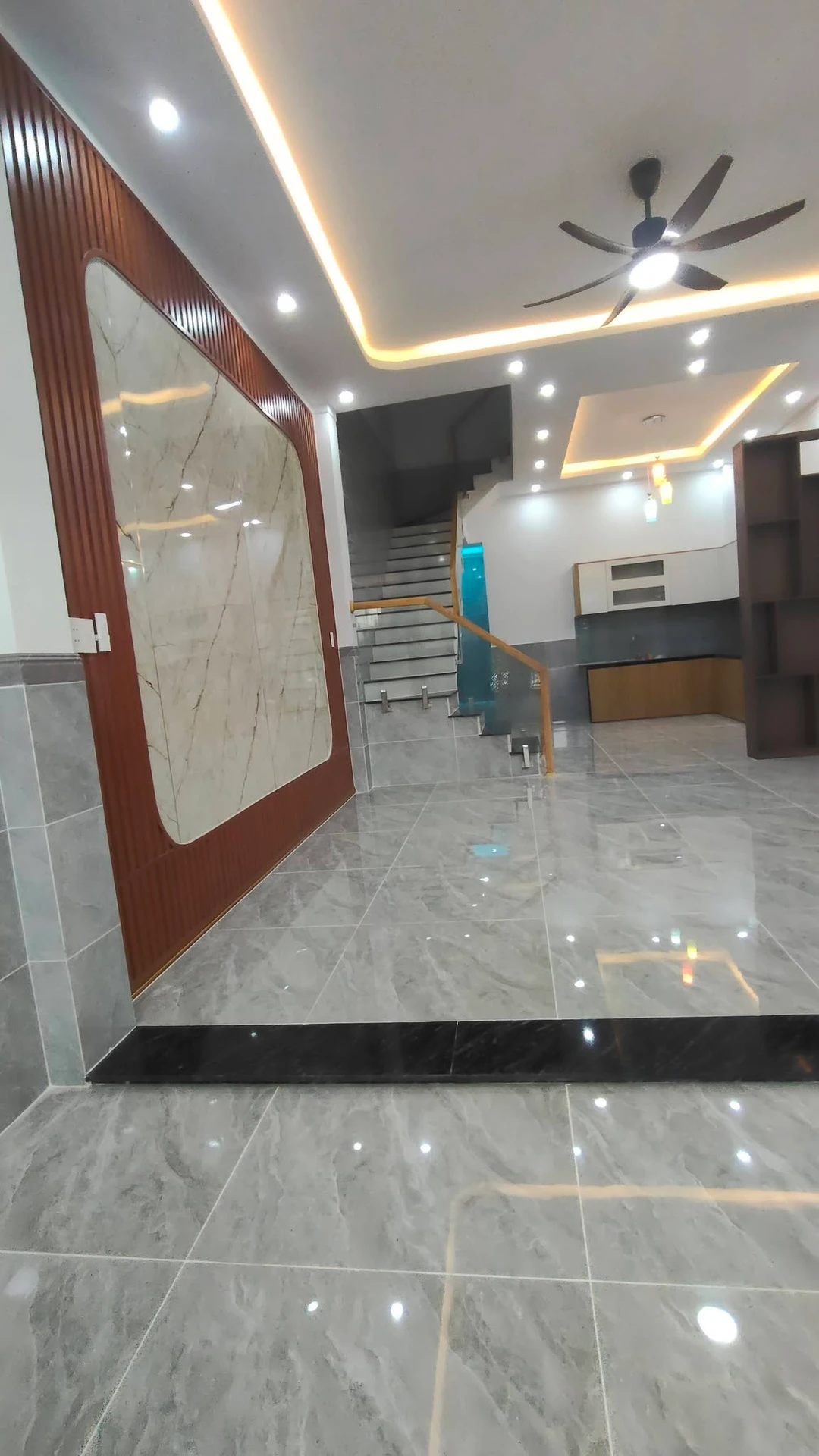 Bán nhà 3PN, 2WC, 90m2 gần Đồng Khởi, Quận 1 - Ảnh 1