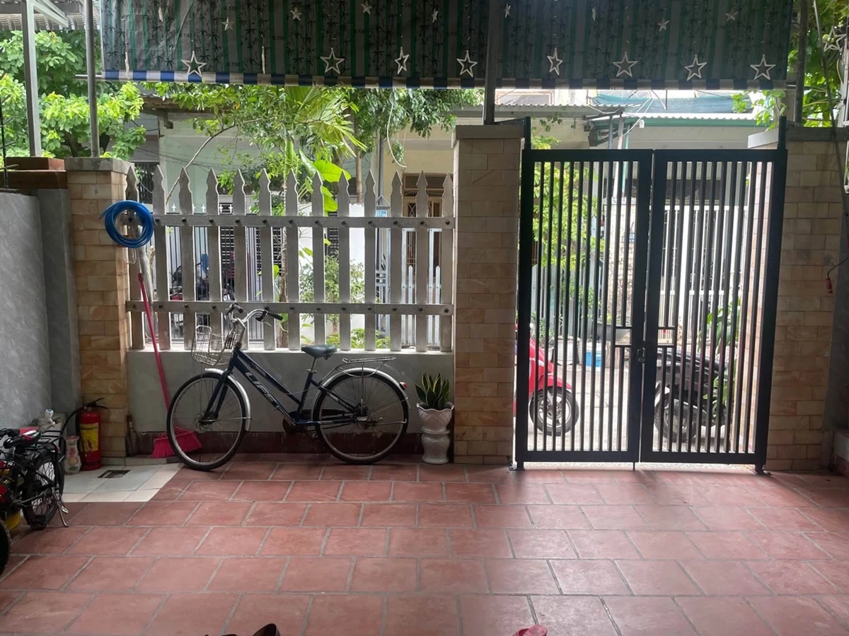 Bán nhà gác lửng 136m² sân ô tô rộng 4 tỷ Ngã Ba Huế - Ảnh 1