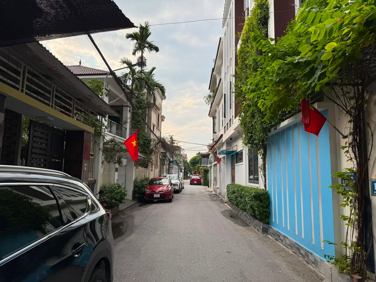 Bán nhà mặt đường Nguyễn Văn Cừ 90m2 giá 5 tỷ - Ảnh 1