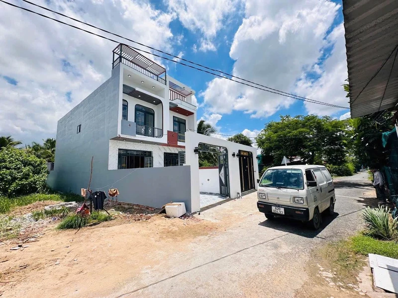 Bán nhà phố 4x30m 4 phòng ngủ gần Gia Bảo, Long An
