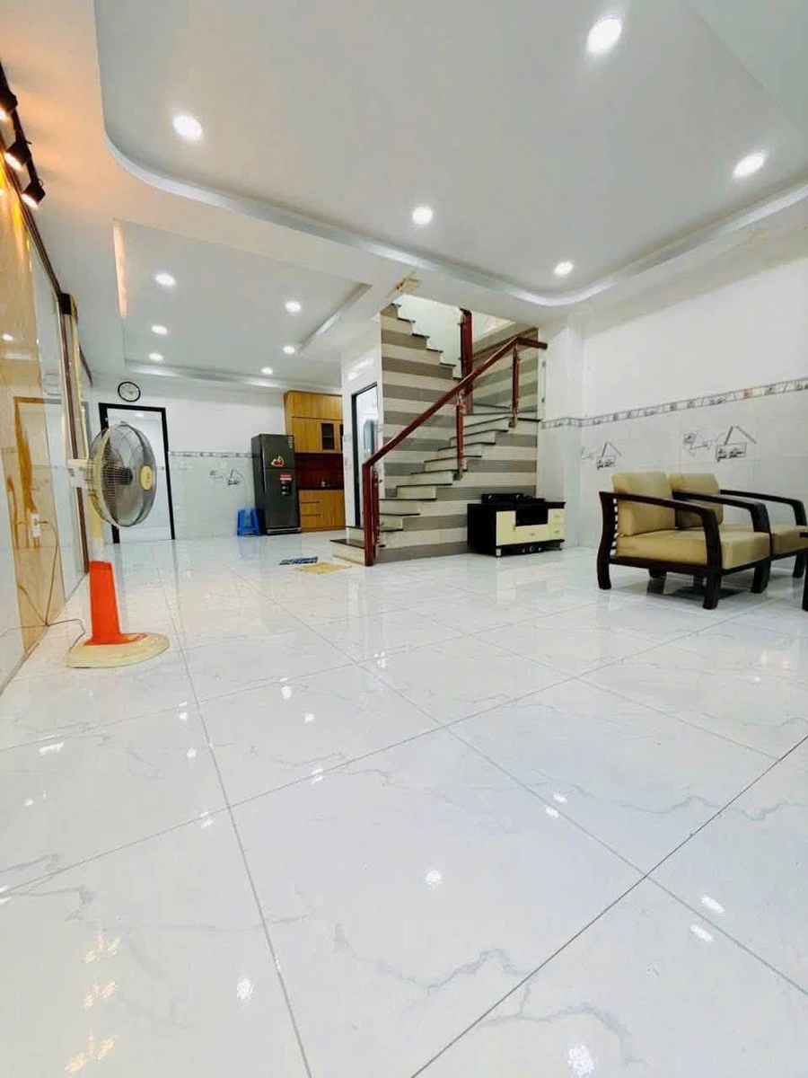 Bán nhà 4 phòng ngủ 77m² Âu Dương Lân Quận 8, giá 6.58 tỷ - Ảnh thu nhỏ 3