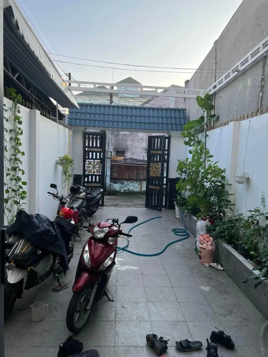 Bán nhà 1 trệt 1 lầu 4x33m, 4 phòng ngủ, giá 4,5 tỷ tại Hiệp Thành, Quận 12 - Ảnh thu nhỏ 3