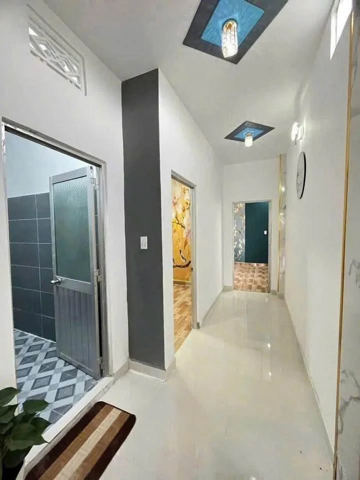 Bán nhà 4PN 2WC Tập Đoàn 4, Bình Chánh 85m² 1 tỷ 950 triệu - Ảnh thu nhỏ 5