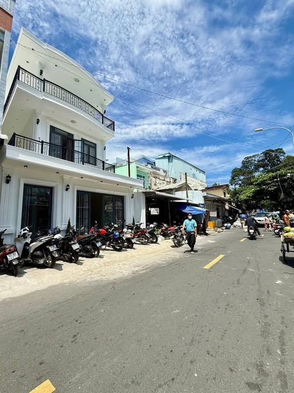 Nhà bán 4PN mặt tiền Thành Thái, Rạch Giá, An Giang, 165m2