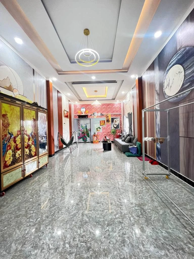 Bán nhà cấp bốn 5,7x24m, 2 mặt tiền, view kênh tại xã An Lục Long, Châu Thành, Long An - Ảnh 1