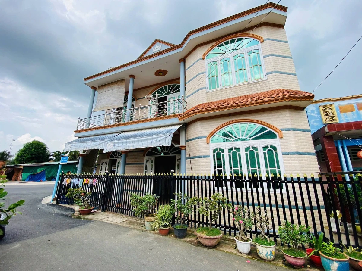 Bán nhà góc 2 mặt tiền Nguyễn Huệ, 126m², 5PN, 4,5 tỷ - Ảnh thu nhỏ 2