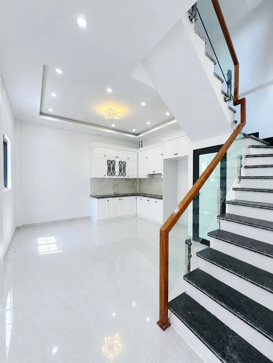 Bán nhà 3 tầng 41m2 gần chợ Quận 1 - Ảnh thu nhỏ 2