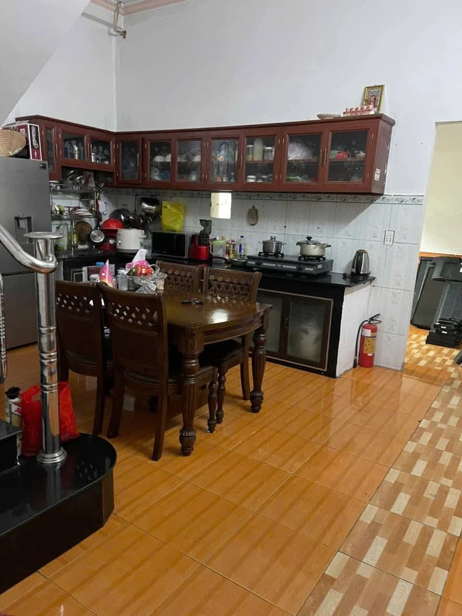 Bán nhà cấp 4 gác lửng 100m2 gần Lê Hồng Phong, Tân Đông Hiệp, Dĩ An, giá 6,3 tỷ - Ảnh thu nhỏ 3