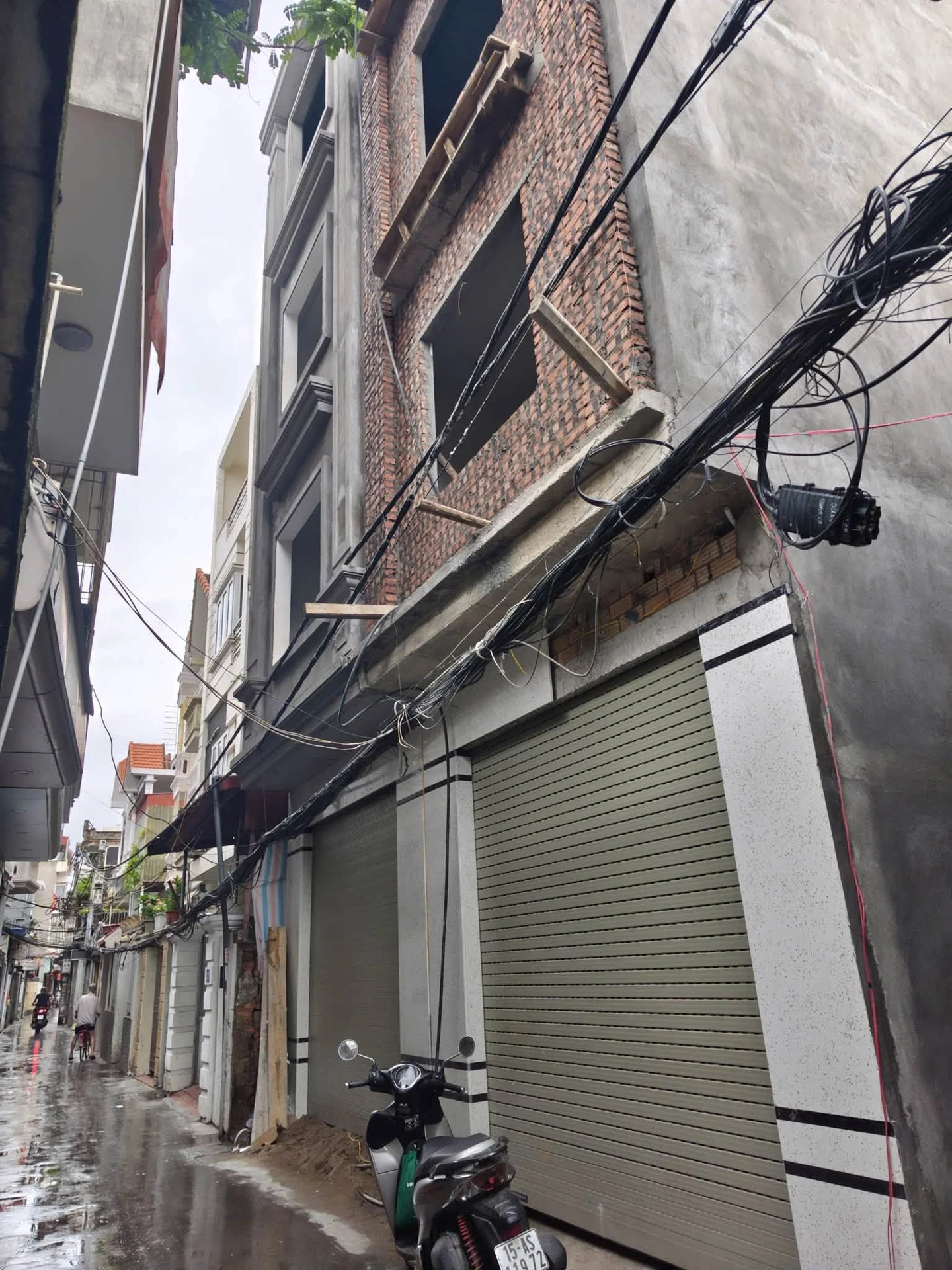 Bán shophouse 4 tầng 41m² Hồ Sen 3,95 tỷ, ô tô vào nhà - Ảnh 1