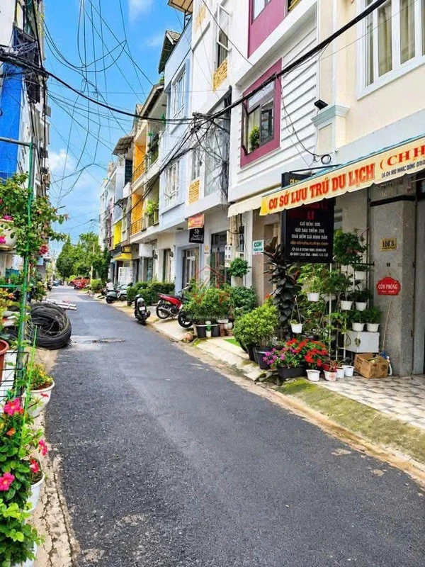 Bán nhà khách sạn 44m² đường Mạc Định Chi, Lâm Đồng