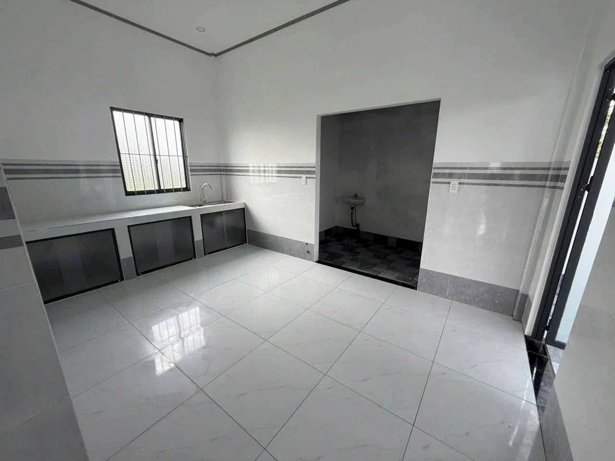 Bán nhà mới xây 10x22m, 2 phòng ngủ, sổ hồng riêng tại Thị trấn Tầm Vu, Châu Thành, Long An - Ảnh thu nhỏ 4