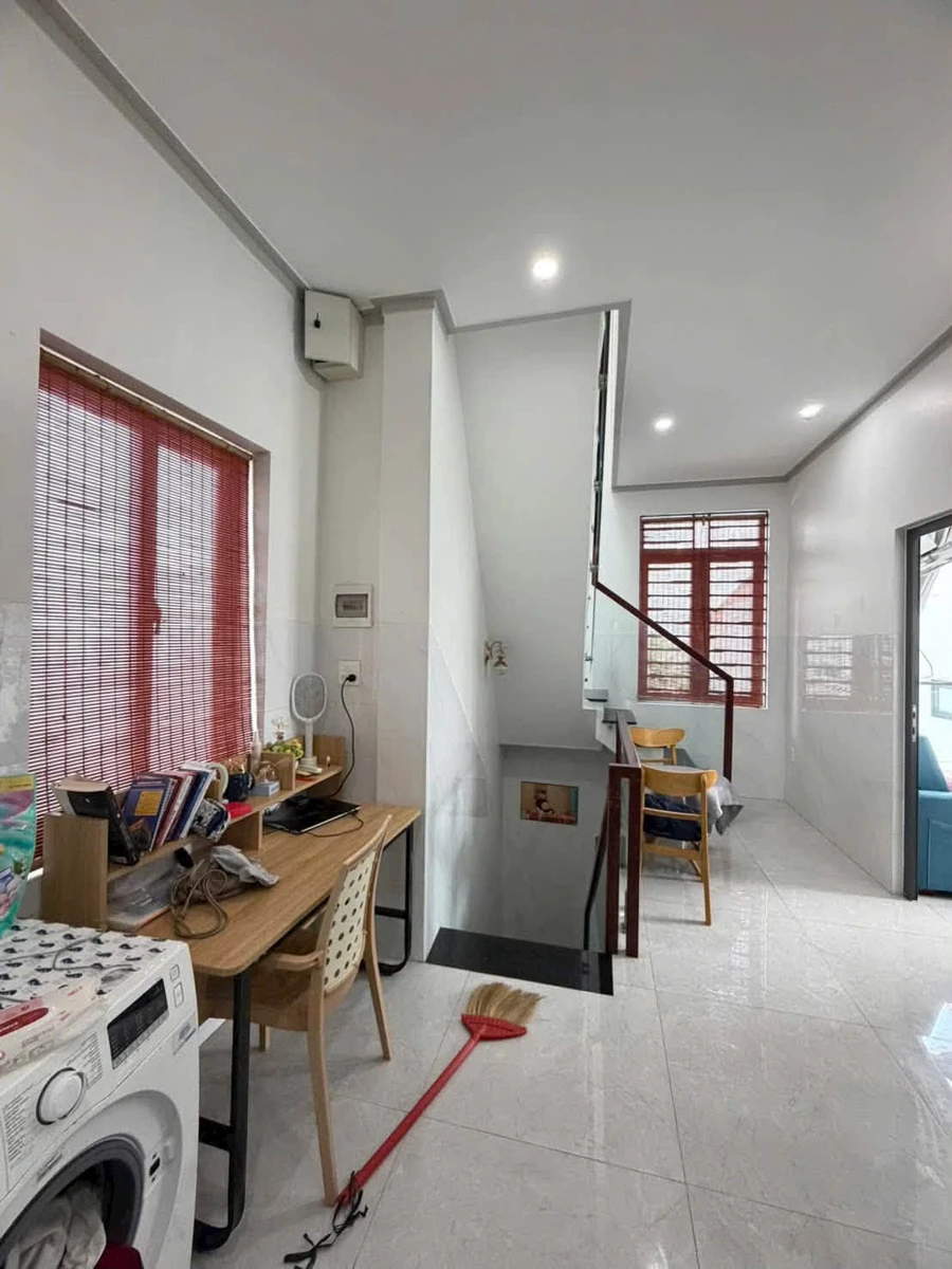 Nhà lầu 130m² 3PN 2WC gần biển Phan Thiết, 1 tỷ 690 triệu - Ảnh thu nhỏ 3