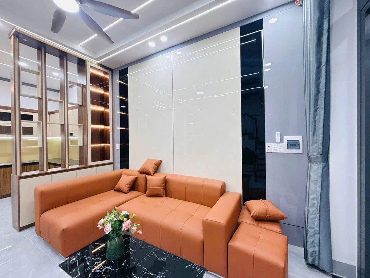 Bán nhà 3PN 2WC chợ Phú Thọ 165m² - 3.35 tỷ - Ảnh thu nhỏ 2