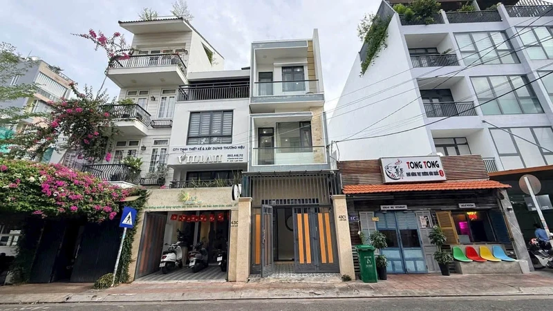 Bán nhà 3 tầng mặt tiền Lam Sơn Nha Trang 53.6m²