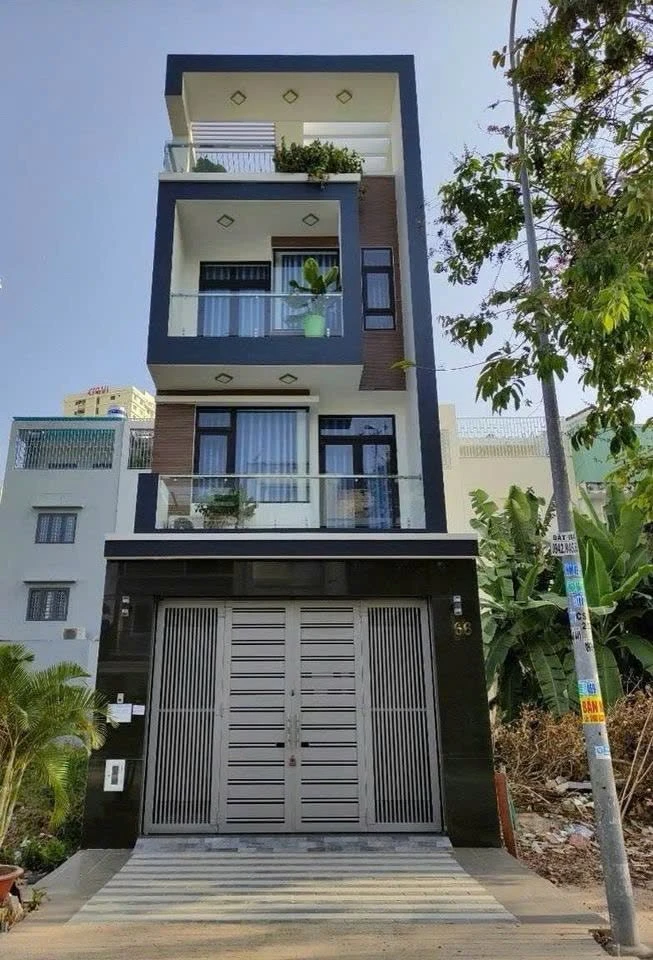 Bán nhà 3 tầng 200m2, 4PN ở Tân Uyên, Bình Dương - Ảnh 1