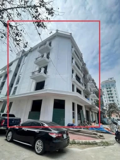 Nhà góc cạnh trường Văn Lang, Hạ Long, 140m2, 25 tỷ