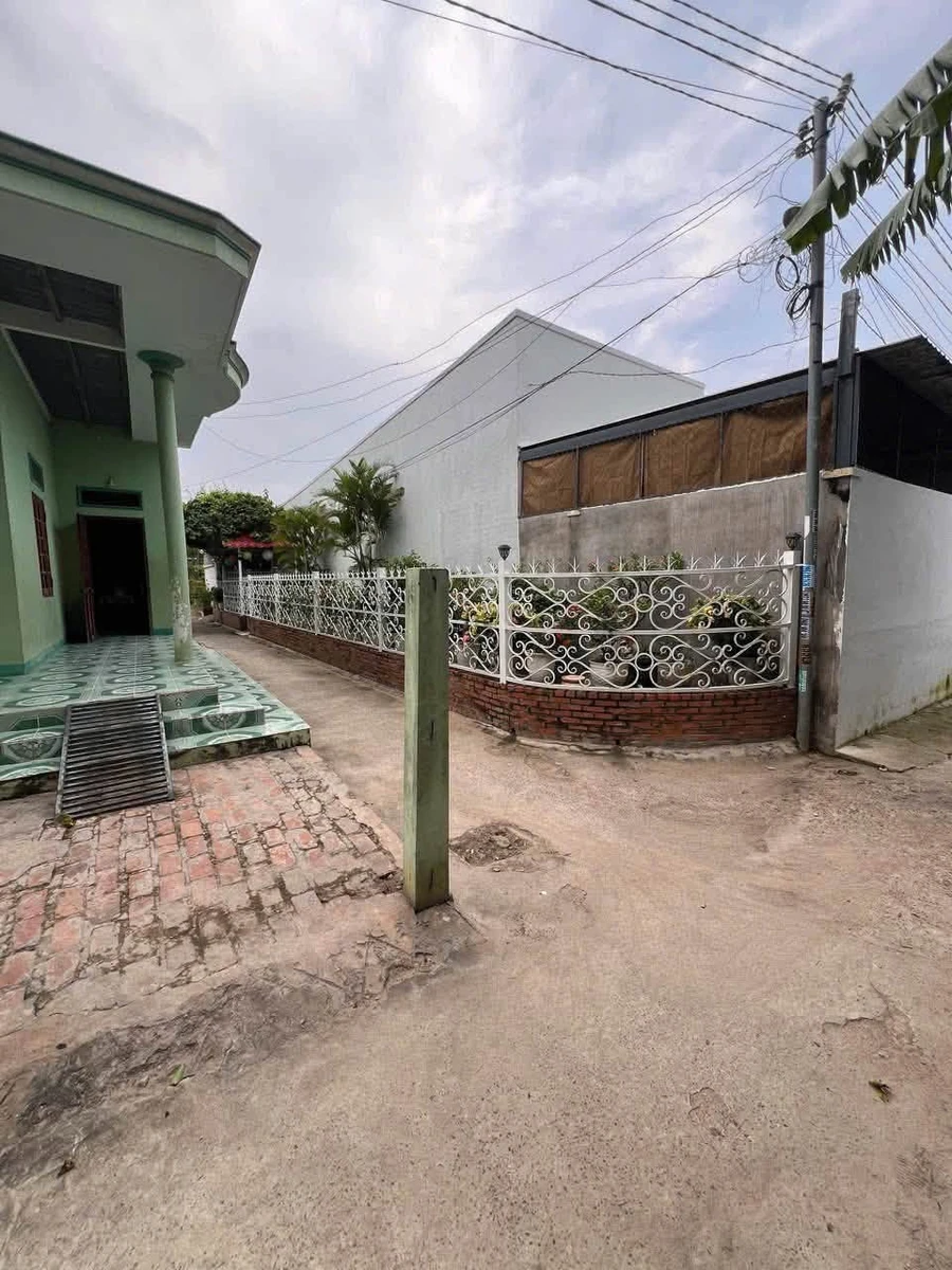 Nhà bán 2 mặt tiền 100m² Phan Thiết 800 triệu - Ảnh 1