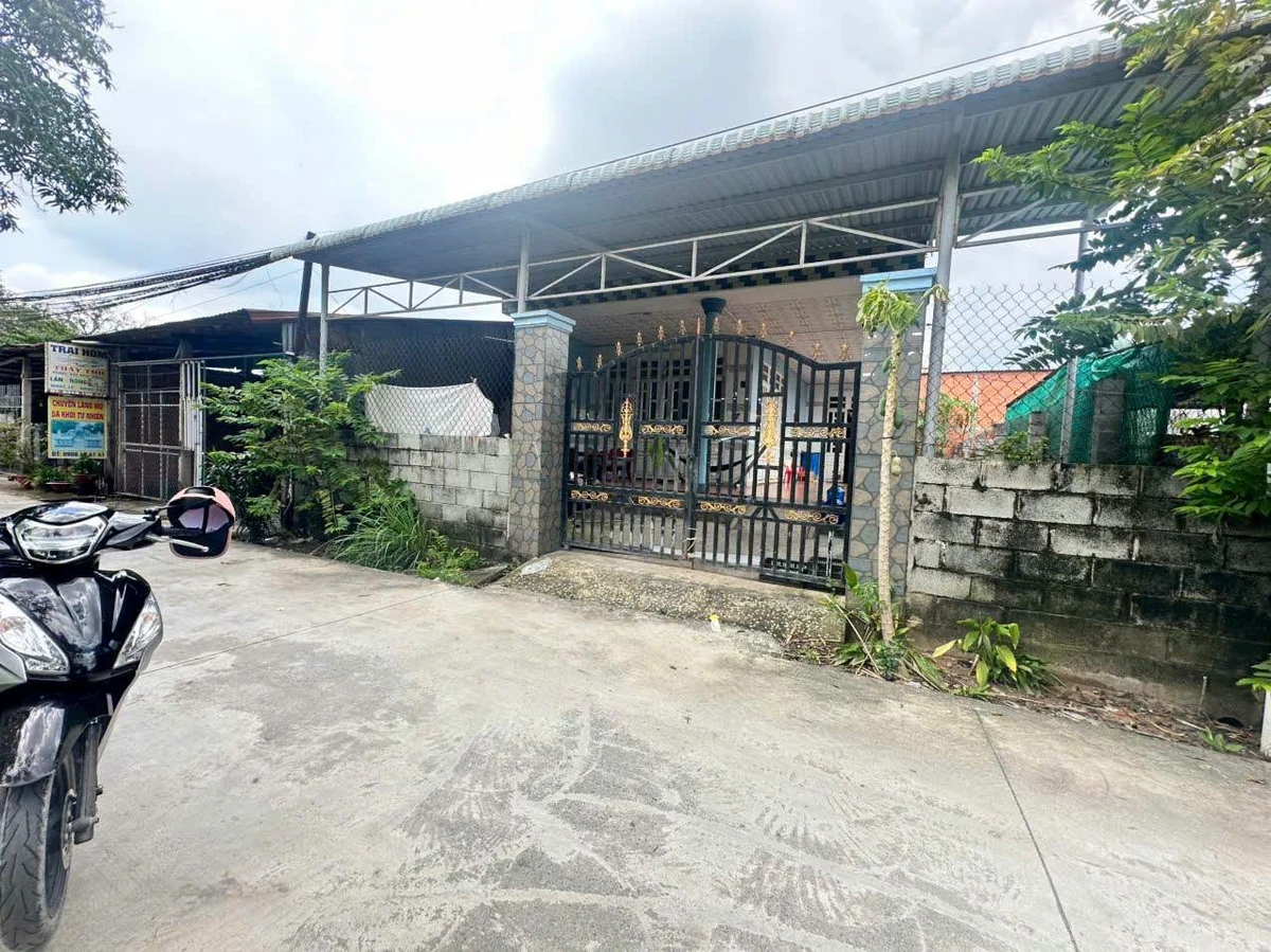 Bán nhà bê tông 10x19m Đức Hòa 2 tỷ - Ảnh thu nhỏ 3