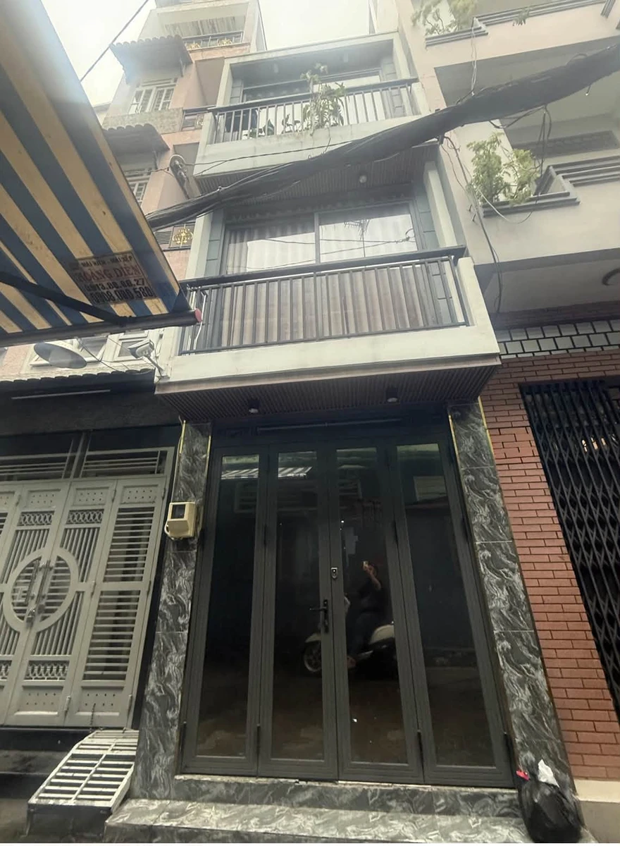 Bán nhà hẻm xe hơi 3 tầng 4PN đường Cao Đạt, Phường 1, Quận 5, giá 6,3 tỷ - Ảnh 1