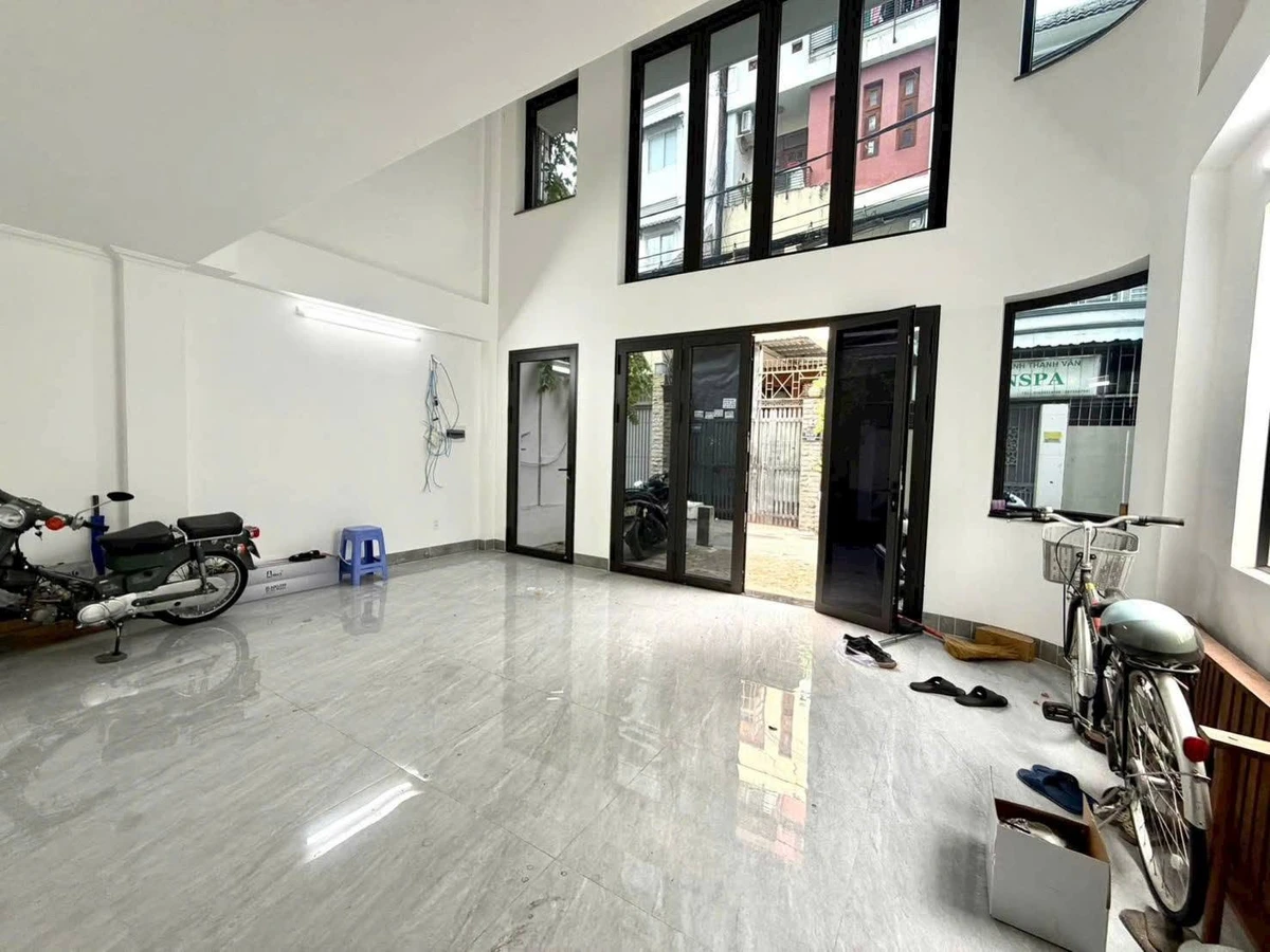 Bán nhà mặt tiền 68.2m² 5 tầng Phan Tây Hồ 11.8 tỷ - Ảnh thu nhỏ 3
