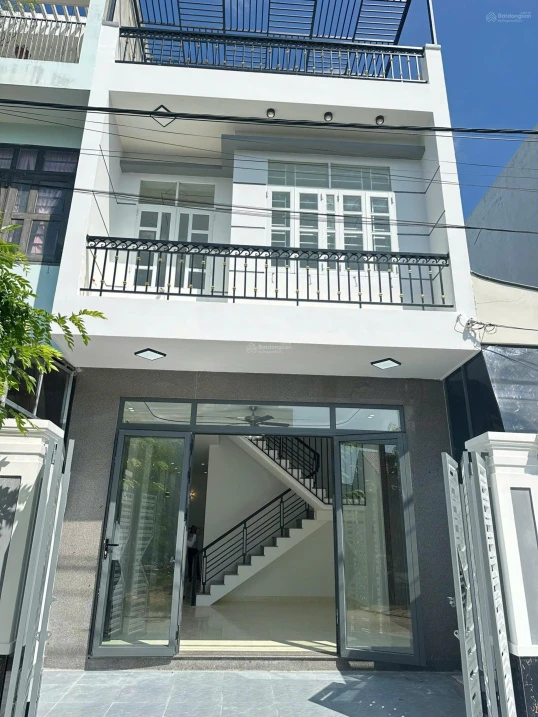 Nhà phố mới đẹp - thiết kế hiện đại - dọn vào ở ngay Một căn nhà phố tại trung tâm Tp Tuy Hòa