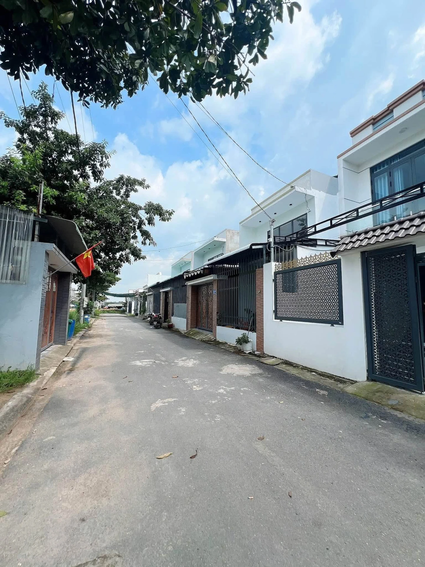 Bán nhà 3 phòng ngủ, 91m2 gần Bình Minh, giá 2 tỷ - Ảnh 1