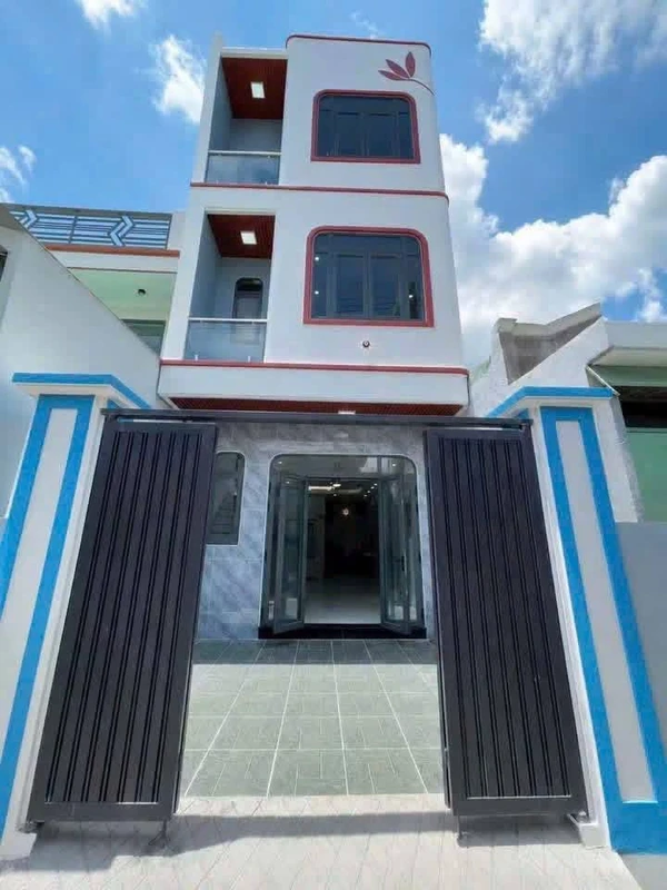 Bán nhà 1 trệt 2 lầu 68m² gần chợ Dĩ An, Bình Dương